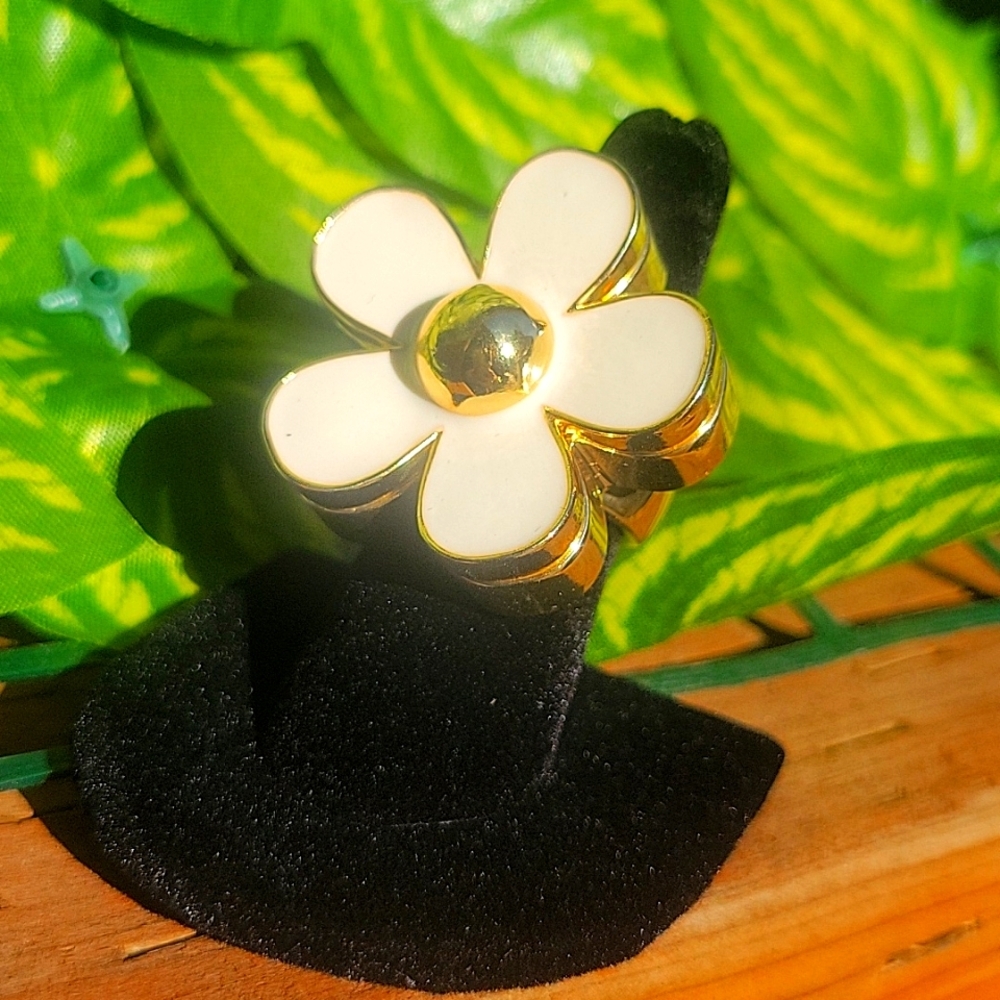 Marc Jacobs Lola Perfume Scented Flower Gold Ring SZ:7.5